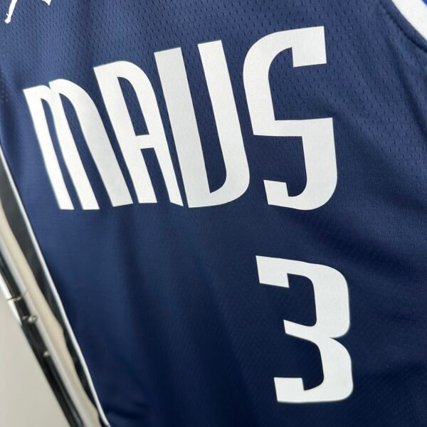 Season 23 Mavericks Flyers No. 3 Davis - Image 5