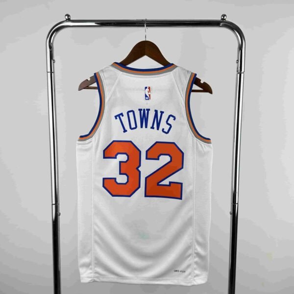 Knicks No. 32 Towns - Image 10