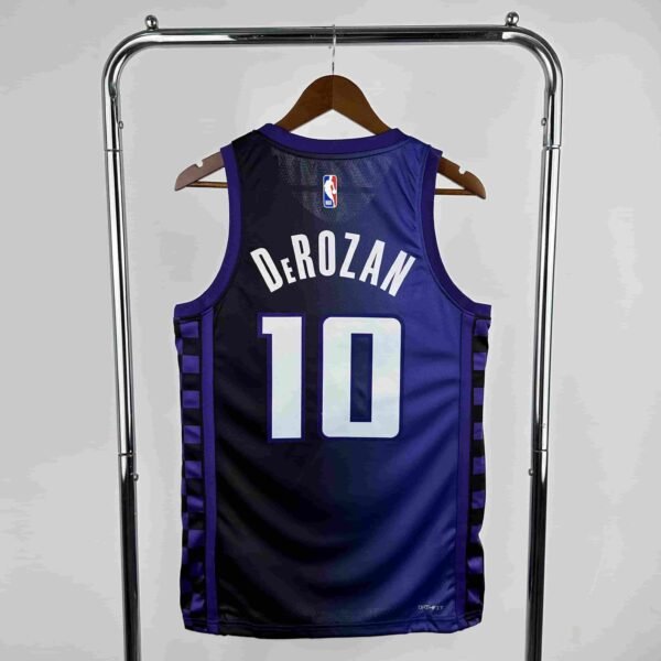 24 season Kings Flyers limited to number 10 DeRozan - Image 3