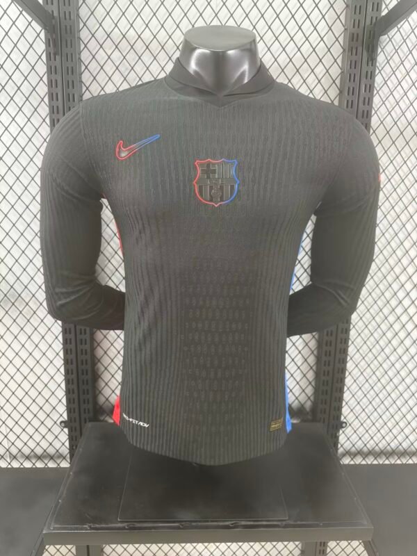 2425 Barcelona guest long sleeved shirt