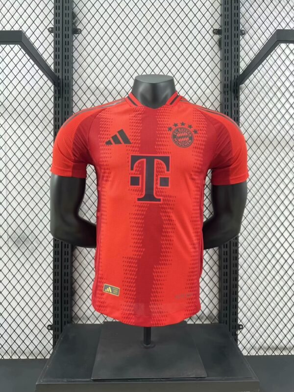 2425 Bayern Munich host
