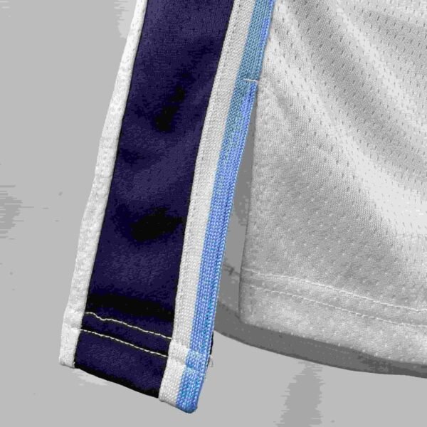 In the 23rd season, the Grizzlies hosted White No. 22 Bayne at home - Image 8