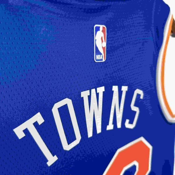 Knicks No. 32 Towns - Image 8