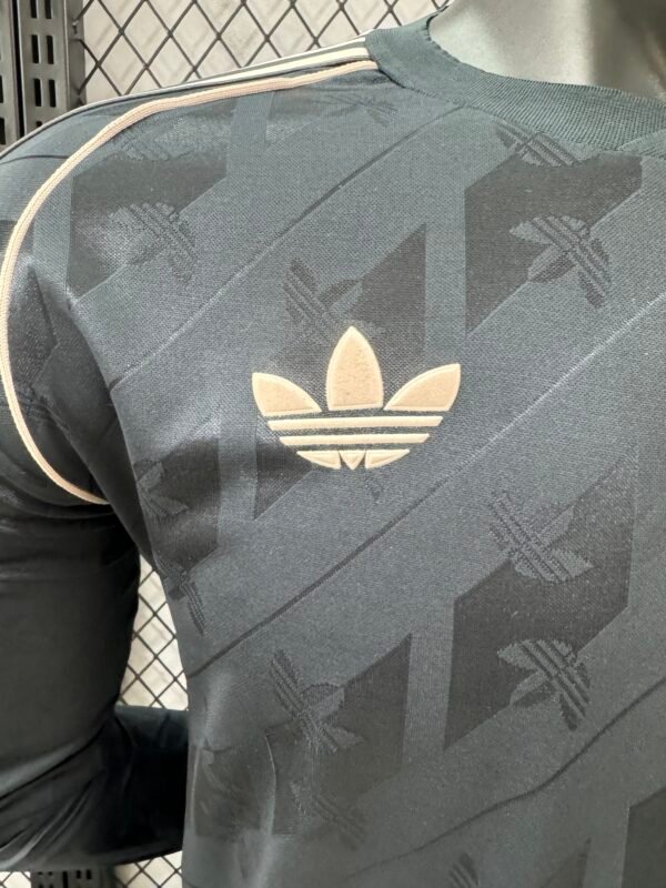 2425 Real Madrid long sleeved shirt - Image 7