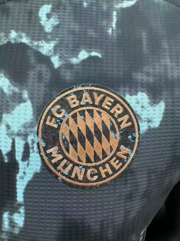2425 Bayern Munich Guest - Image 6