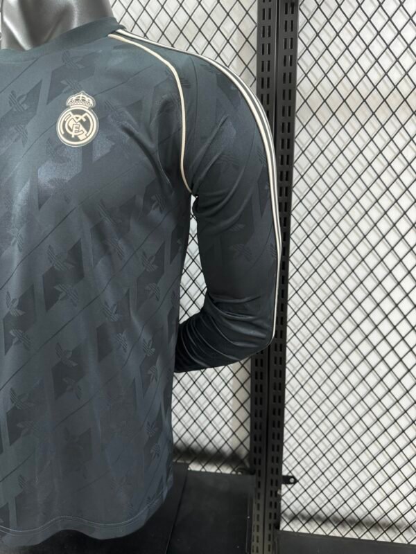 2425 Real Madrid long sleeved shirt - Image 4
