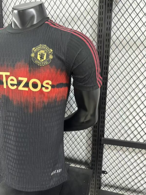 Manchester United training uniform - Image 4