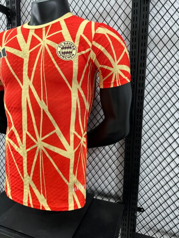 2425 Bayern goalkeeper uniform - Image 4